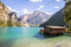 Strahlendes Wetter am Pragser Wildsee (c) TV Gsieser Tal_Kamilla Photography (Hotel Quelle Nature Spa Resort)