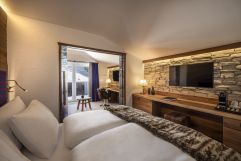 V Level Alpenart Suite mit Balkon (Valamar Riviera)