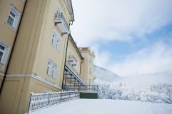 Verschneite Hotelanlage (Rimske Terme)