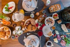 Vielfältiges Frühstück (c) Throne &amp; Vine (Fontis luxury spa lodge)