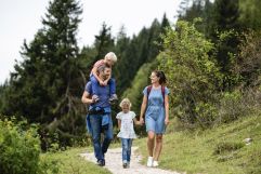 Wandern mit der Familie  (c) Daniela Jakob (Oberjoch - Familux Resort)
