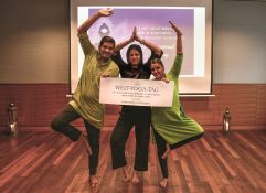 Welt-Yoga-Tag_Yoga mit den indischen Yoga-Profis im Larimar (Hotel &amp; Spa Larimar)