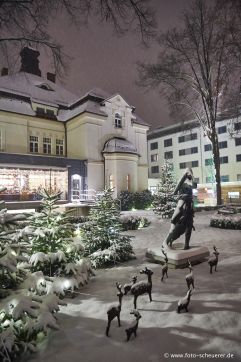 Winterlicher Vorgarten (Hotel Asam)