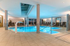 Wohlfühlpool im Wellnessbereich Badeschlössl (c) ML Photographie (Wohlfühlhotel Schiestl)