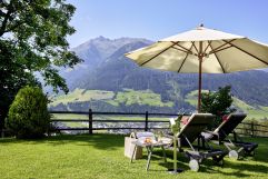 Zweisamkeit genießen mit wundervollem Ausblick (Hotel Schloss Mittersill)