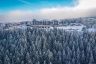 Das Familienresort mitten im Thüringer Wald im Winter (c) Ben Ott Film (The Grand Green - Familux Resort)