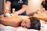 Wohltuende Kräuterstempelmassage (c) Daniel Waschnig (Das Walchsee Aktivresort)