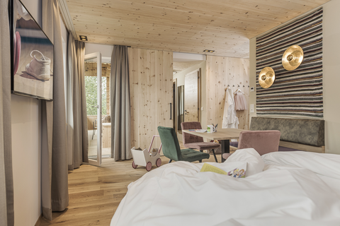 49er Zirben Family Suite (c) Jan Hanser mood photography (Mia Alpina . Zillertal Family Retreat)