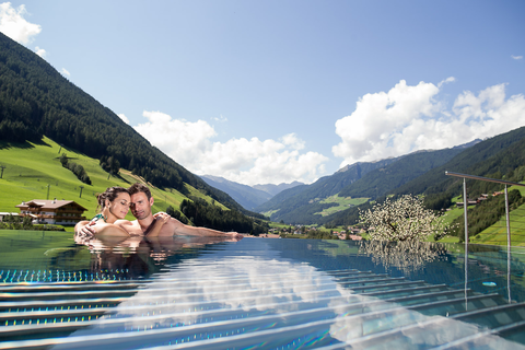 Auszeit im Skypool (Wellnessresort AMONTI &amp; LUNARIS)