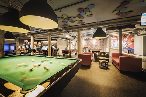 Billiard in der Playfactory (Mia Alpina . Zillertal Family Retreat)