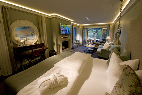 Bootshaus-Suite Wohnbereich (KOLLERs Hotel)