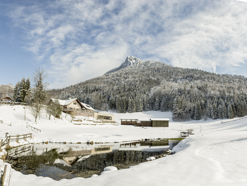 Die Waldhof Alm in Schnee eingebettet (Ebner&#039;s Waldhof)