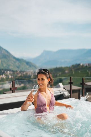 Entspannen im Whirlpool (Hotel Golserhof)