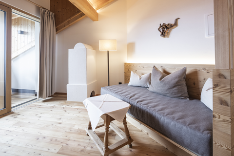 Entspannungsecke in der Fichtensuite (c) Armin Huber (Hotel Tann)