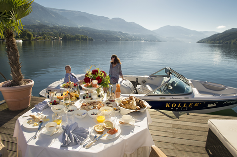 Frühstück genießen bei tollem Seeblick (KOLLERs Hotel)