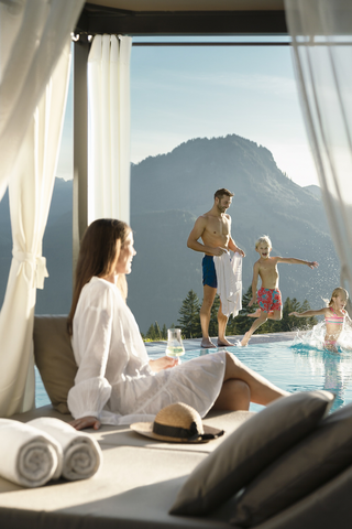 Kinder haben Spaß im Pool (c) Daniela Jakob (Oberjoch - Familux Resort)