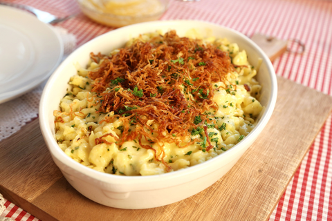 Köstliche Liechtensteiner Käsknöpfle (Liechtenstein Marketing)