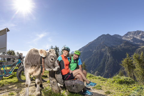 Kurze Pause mit tierischer Gesellschaft (c) Johannes Sautner (TVB Tux-Finkenberg)