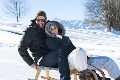 Pärchen beim Schlittenfahren (c) Hubert Bernard (Peternhof)