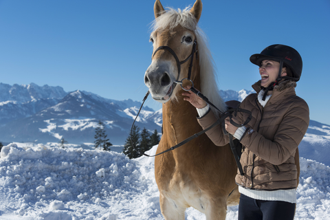 Reitspaß im Winter (c) Hubert Bernard (Peternhof)