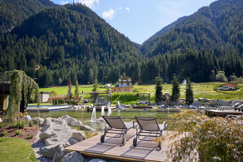 Sommerlicher Genuss bei unzähligen Liegemöglichkeiten (c) Huber Fotografie (Fontis luxury spa lodge)