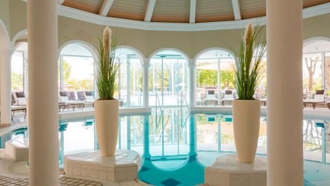 Traumhafter Indoorpool (c) Vila Vita Pannonia