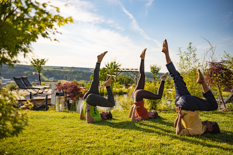 Yoga im Larimar Gartenparadies (c) Bernhard Bergmann (Hotel &amp; Spa Larimar)
