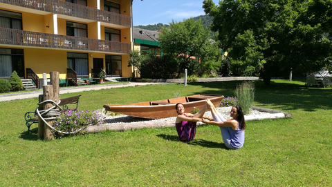 Yoga mit Yoga-Trainerin Eva Pöschl-Walter im Riverresort Donauschlinge (Riverresort Donauschlinge)