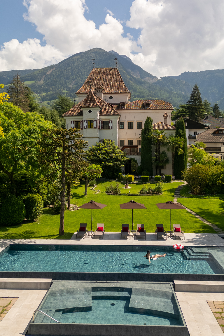 Traumhafte Ansicht des Castel Rundegg (c)Slowdown Hotels (Castel  Rundegg)